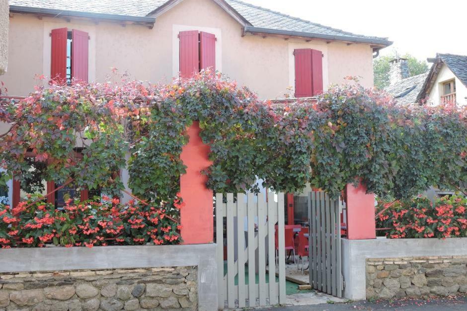 Hotel Les Vignes Rouges Ispagnac 외부 사진